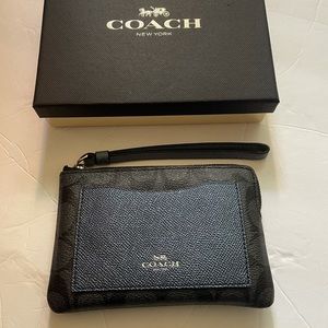 Coach Corner Zip Wristlet Blk Smoke Metallic Navy